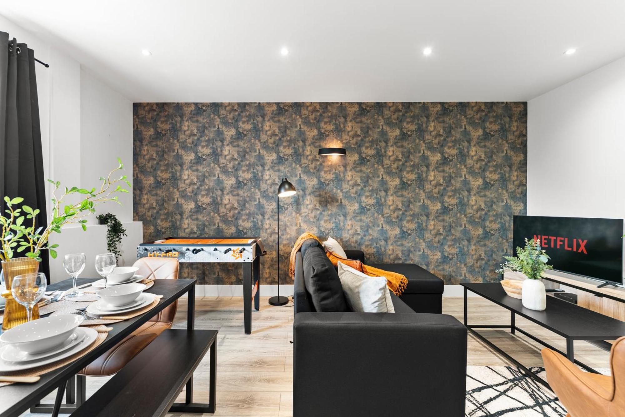 Apartment Stylish Two-bedroom Flat In *