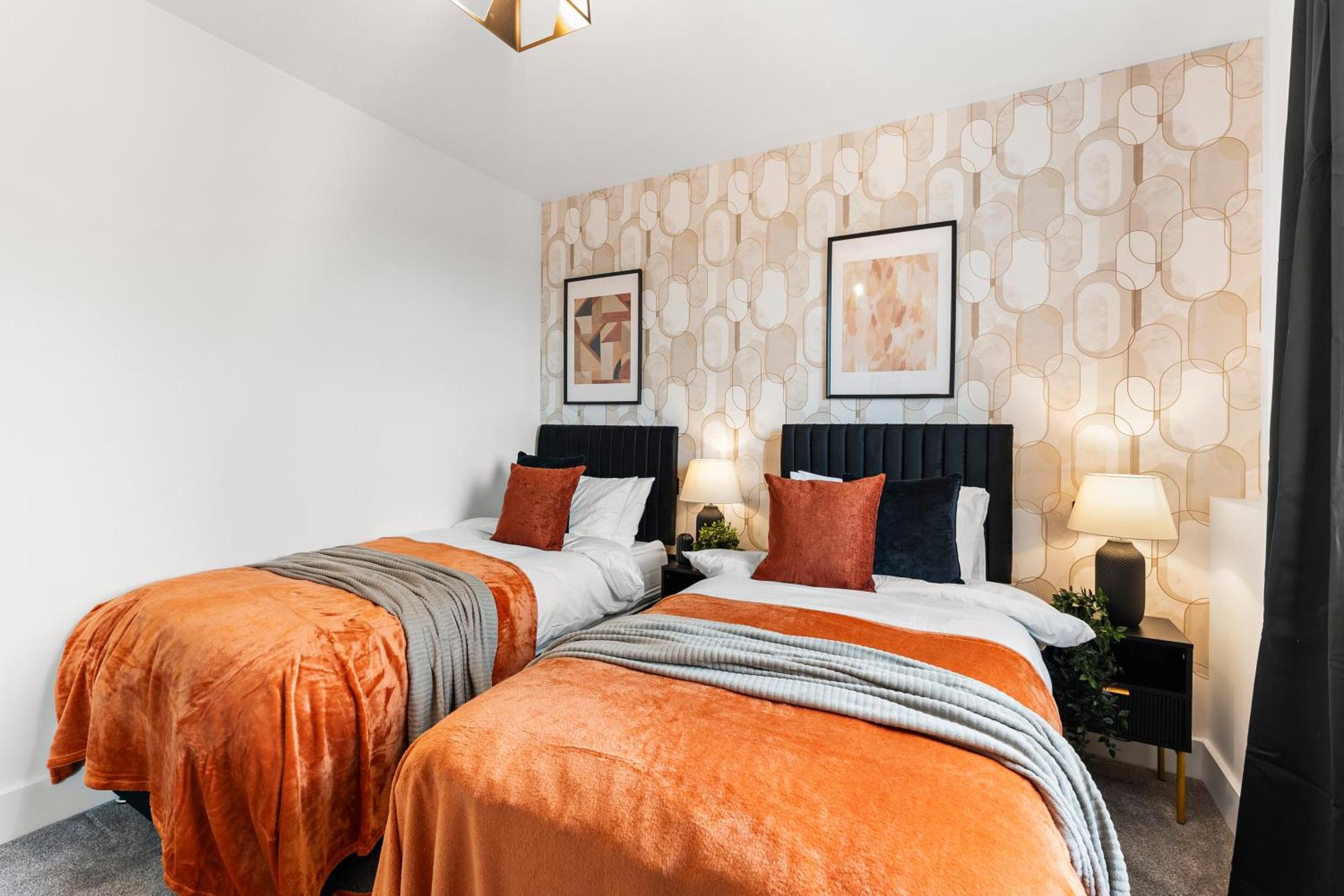 Stylish Two-bedroom Flat In Apartment