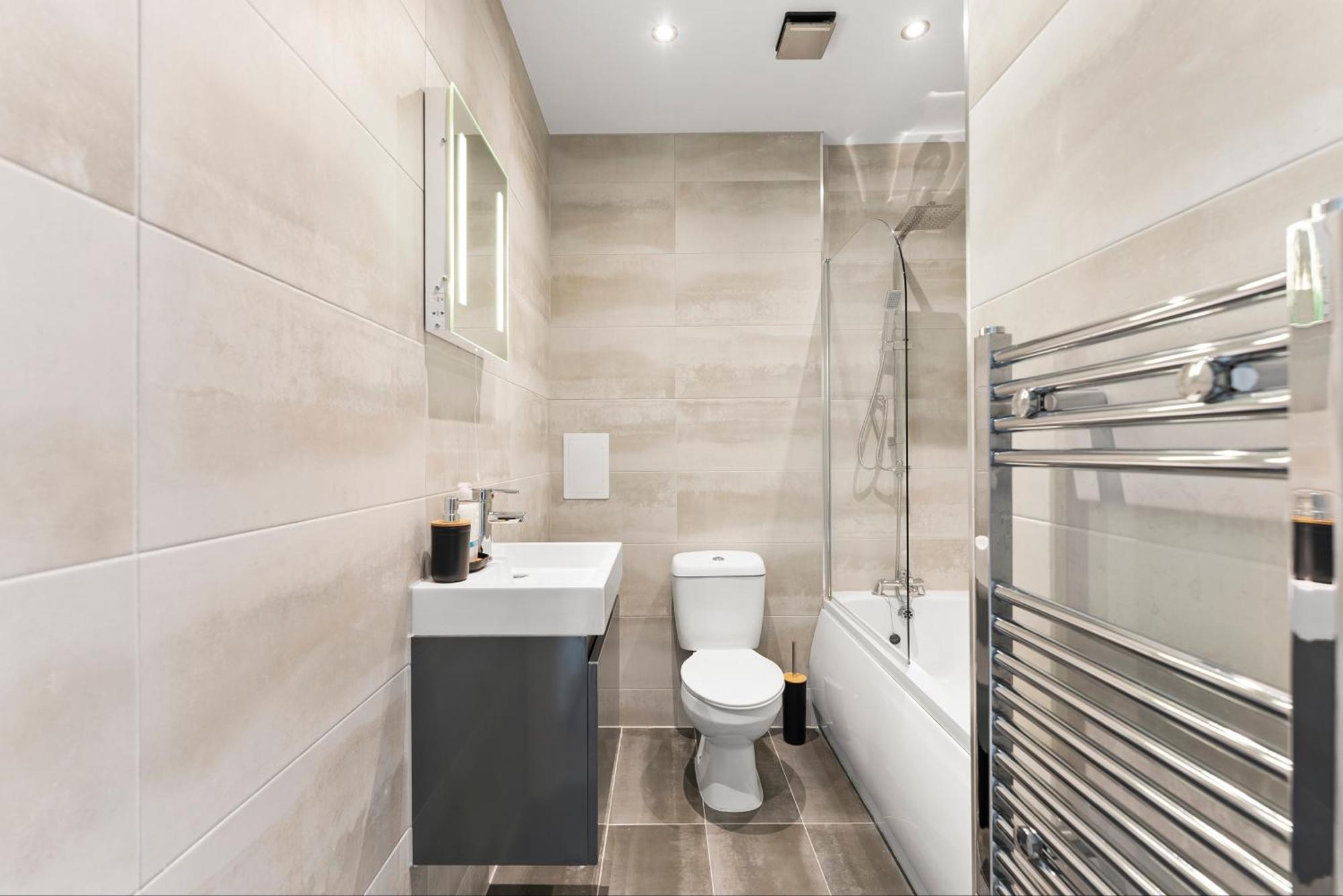 Stylish Two-bedroom Flat In *